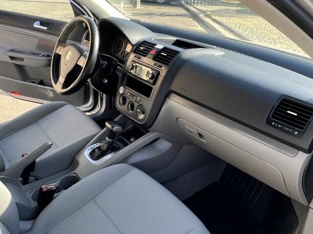 Серый Фольксваген Джетта, объемом двигателя 1.6 л и пробегом 188 тыс. км за 5100 $, фото 7 на Automoto.ua