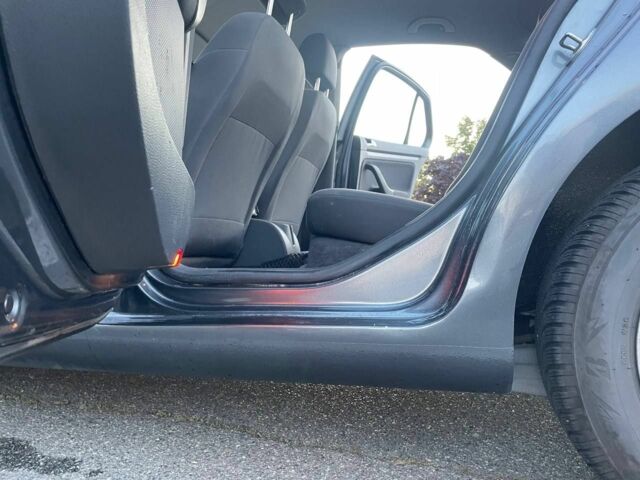 Серый Фольксваген Джетта, объемом двигателя 1.6 л и пробегом 150 тыс. км за 5500 $, фото 4 на Automoto.ua