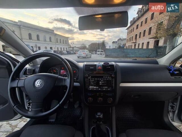 Серый Фольксваген Джетта, объемом двигателя 1.6 л и пробегом 289 тыс. км за 4799 $, фото 12 на Automoto.ua