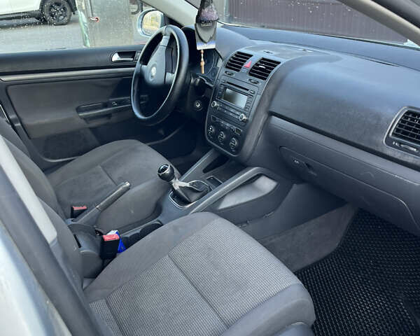 Серый Фольксваген Джетта, объемом двигателя 1.6 л и пробегом 290 тыс. км за 4700 $, фото 7 на Automoto.ua