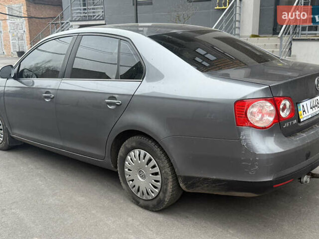Сірий Фольксваген Джетта, об'ємом двигуна 1.6 л та пробігом 292 тис. км за 4700 $, фото 12 на Automoto.ua