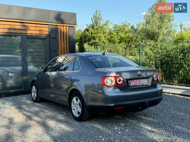 Серый Фольксваген Джетта, объемом двигателя 1.6 л и пробегом 219 тыс. км за 5999 $, фото 10 на Automoto.ua