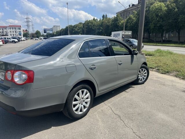 Серый Фольксваген Джетта, объемом двигателя 2 л и пробегом 296 тыс. км за 5700 $, фото 3 на Automoto.ua