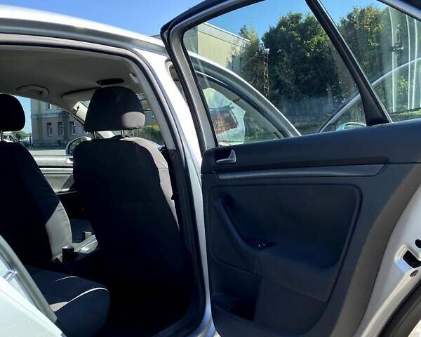 Серый Фольксваген Джетта, объемом двигателя 1.6 л и пробегом 271 тыс. км за 5200 $, фото 6 на Automoto.ua