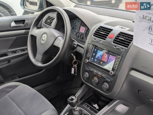 Серый Фольксваген Джетта, объемом двигателя 1.6 л и пробегом 228 тыс. км за 6450 $, фото 43 на Automoto.ua