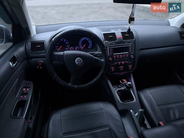 Серый Фольксваген Джетта, объемом двигателя 1.6 л и пробегом 250 тыс. км за 5750 $, фото 9 на Automoto.ua