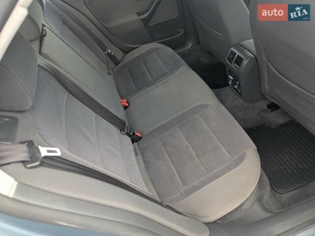 Сірий Фольксваген Джетта, об'ємом двигуна 1.6 л та пробігом 228 тис. км за 6450 $, фото 35 на Automoto.ua