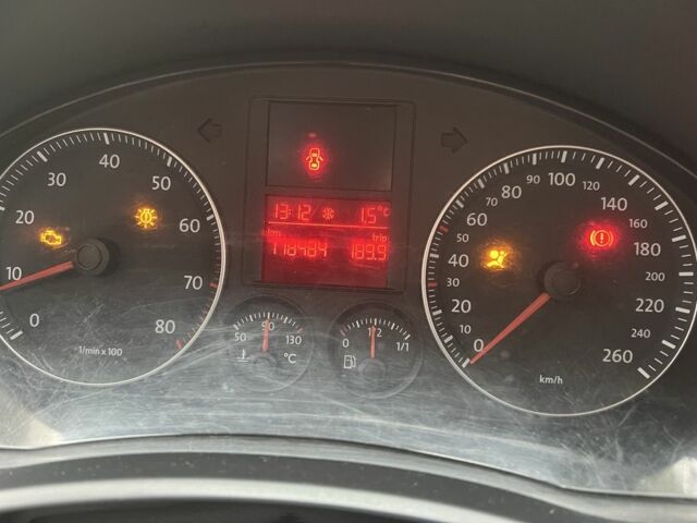 Сірий Фольксваген Джетта, об'ємом двигуна 1.6 л та пробігом 179 тис. км за 4000 $, фото 3 на Automoto.ua