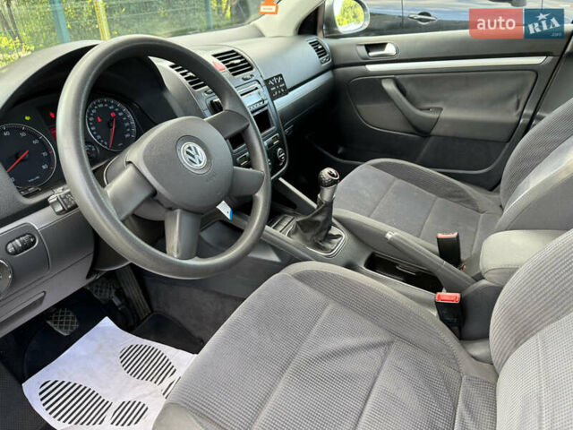 Серый Фольксваген Джетта, объемом двигателя 1.6 л и пробегом 219 тыс. км за 5999 $, фото 27 на Automoto.ua