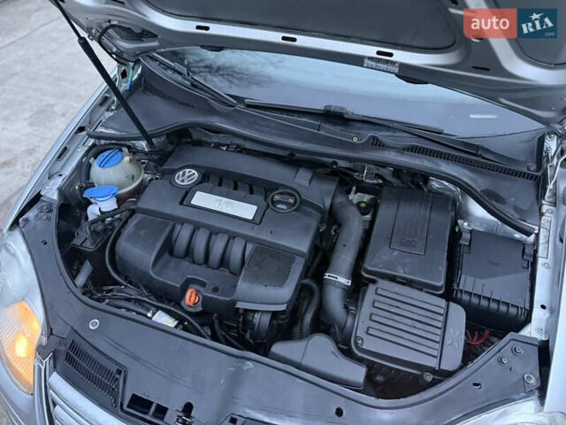 Серый Фольксваген Джетта, объемом двигателя 1.6 л и пробегом 250 тыс. км за 5750 $, фото 7 на Automoto.ua