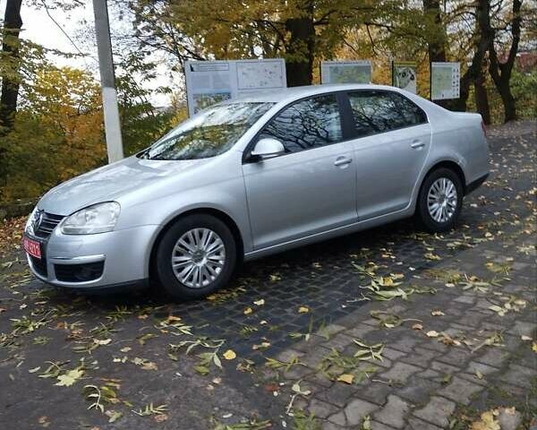 Серый Фольксваген Джетта, объемом двигателя 1.6 л и пробегом 184 тыс. км за 5899 $, фото 3 на Automoto.ua