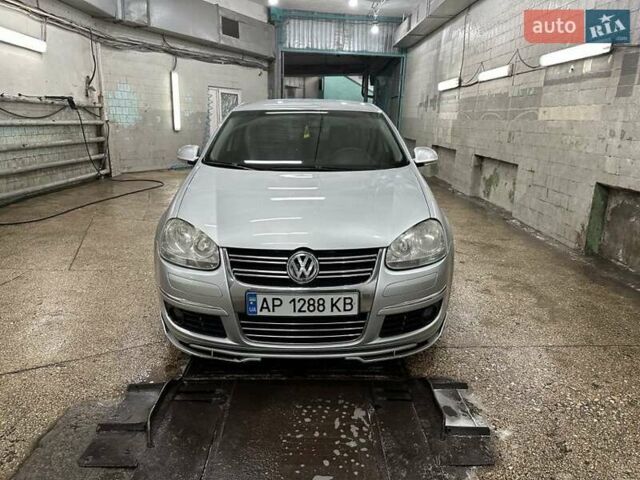 Сірий Фольксваген Джетта, об'ємом двигуна 1.6 л та пробігом 215 тис. км за 6200 $, фото 4 на Automoto.ua