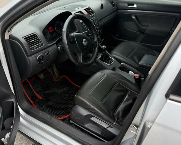 Фольксваген Джетта 2006 в Киеве на Automoto.ua Серый Фольксваген Джетта, объемом двигателя 1.6 л и пробегом 266 тыс. км за 4199 $, фото 5 на Automoto.ua