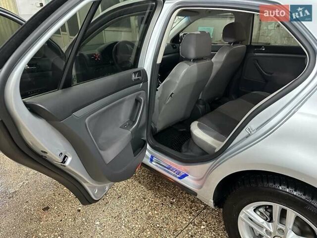 Сірий Фольксваген Джетта, об'ємом двигуна 1.6 л та пробігом 215 тис. км за 6200 $, фото 8 на Automoto.ua