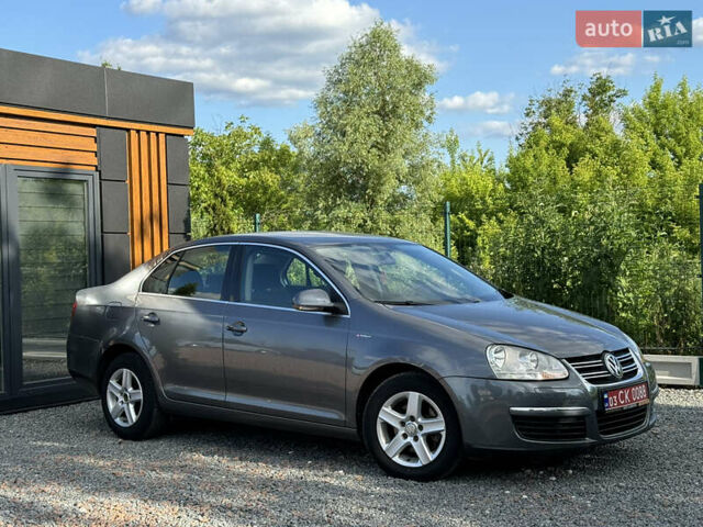 Серый Фольксваген Джетта, объемом двигателя 1.6 л и пробегом 219 тыс. км за 5999 $, фото 30 на Automoto.ua