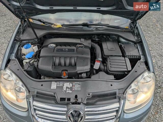 Серый Фольксваген Джетта, объемом двигателя 1.6 л и пробегом 228 тыс. км за 6450 $, фото 48 на Automoto.ua
