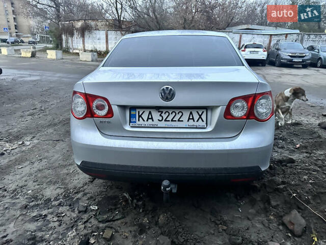 Сірий Фольксваген Джетта, об'ємом двигуна 1.6 л та пробігом 83 тис. км за 7800 $, фото 2 на Automoto.ua