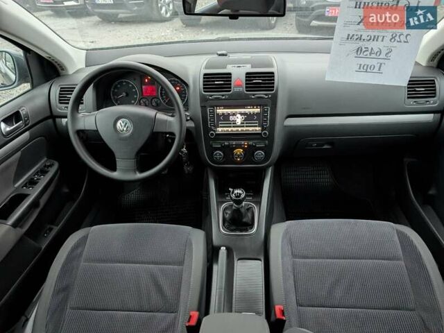 Серый Фольксваген Джетта, объемом двигателя 1.6 л и пробегом 228 тыс. км за 6450 $, фото 39 на Automoto.ua