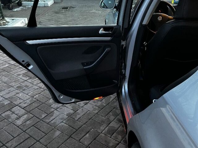 Сірий Фольксваген Джетта, об'ємом двигуна 1.6 л та пробігом 200 тис. км за 6000 $, фото 20 на Automoto.ua