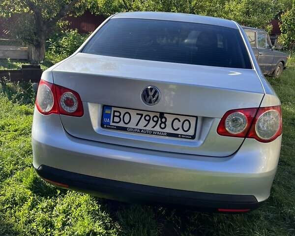 Серый Фольксваген Джетта, объемом двигателя 1.6 л и пробегом 250 тыс. км за 5100 $, фото 6 на Automoto.ua