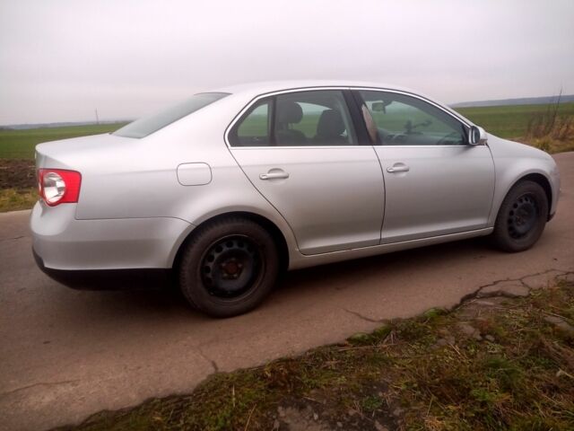 Серый Фольксваген Джетта, объемом двигателя 1.6 л и пробегом 260 тыс. км за 5100 $, фото 1 на Automoto.ua