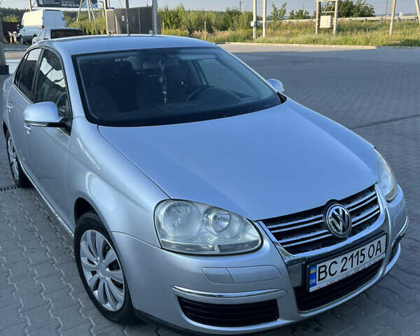 Серый Фольксваген Джетта, объемом двигателя 1.6 л и пробегом 290 тыс. км за 4700 $, фото 8 на Automoto.ua