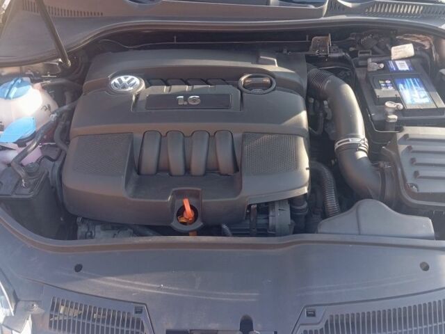 Сірий Фольксваген Джетта, об'ємом двигуна 0 л та пробігом 197 тис. км за 6600 $, фото 5 на Automoto.ua