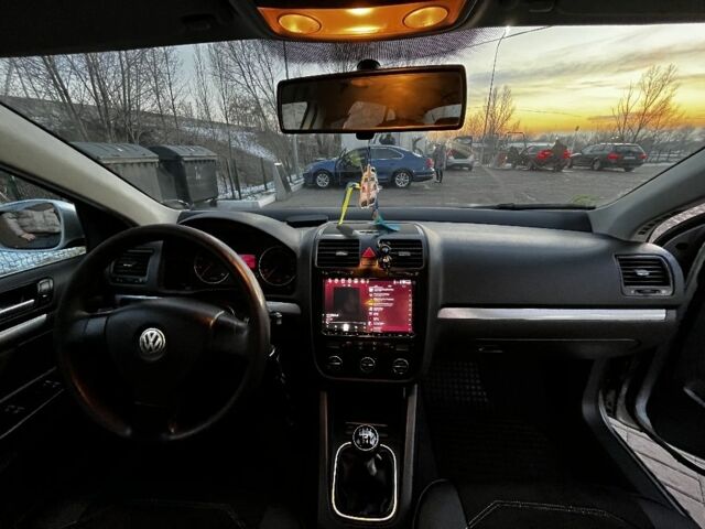 Сірий Фольксваген Джетта, об'ємом двигуна 1.6 л та пробігом 200 тис. км за 6000 $, фото 17 на Automoto.ua