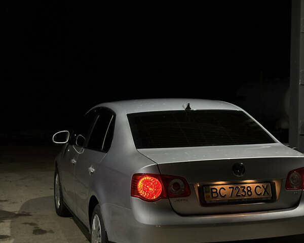 Сірий Фольксваген Джетта, об'ємом двигуна 1.6 л та пробігом 158 тис. км за 5400 $, фото 16 на Automoto.ua