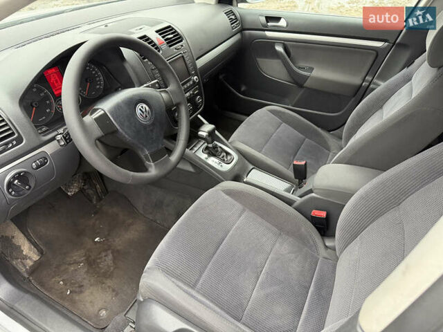 Сірий Фольксваген Джетта, об'ємом двигуна 1.6 л та пробігом 256 тис. км за 7000 $, фото 11 на Automoto.ua