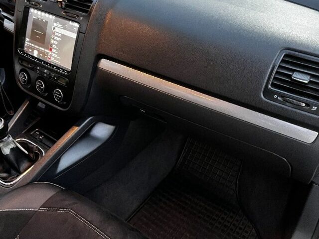 Сірий Фольксваген Джетта, об'ємом двигуна 1.6 л та пробігом 200 тис. км за 6000 $, фото 16 на Automoto.ua