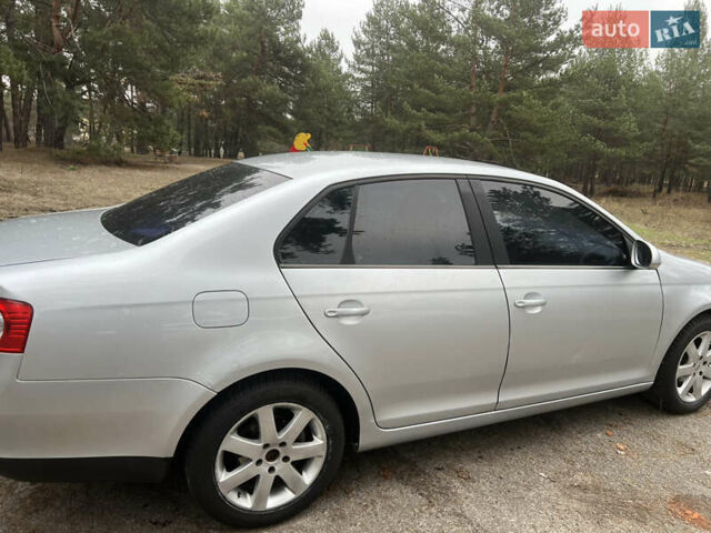 Сірий Фольксваген Джетта, об'ємом двигуна 1.6 л та пробігом 179 тис. км за 4000 $, фото 2 на Automoto.ua