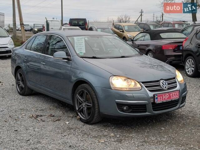 Серый Фольксваген Джетта, объемом двигателя 1.6 л и пробегом 228 тыс. км за 6450 $, фото 8 на Automoto.ua