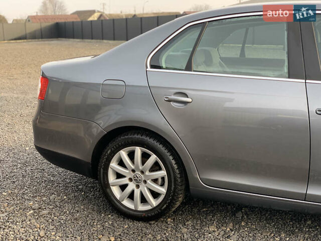 Серый Фольксваген Джетта, объемом двигателя 1.6 л и пробегом 239 тыс. км за 5250 $, фото 11 на Automoto.ua