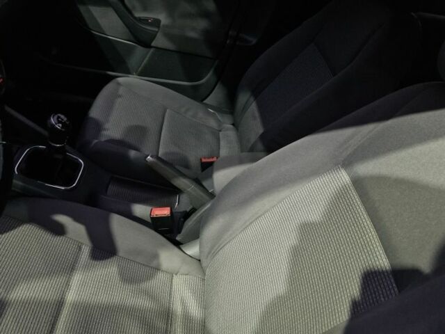 Серый Фольксваген Джетта, объемом двигателя 1.9 л и пробегом 255 тыс. км за 4900 $, фото 5 на Automoto.ua