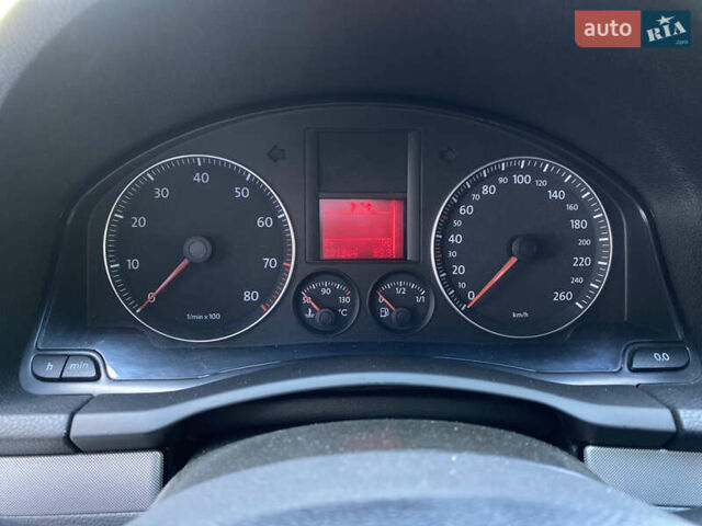 Серый Фольксваген Джетта, объемом двигателя 1.4 л и пробегом 201 тыс. км за 6350 $, фото 24 на Automoto.ua