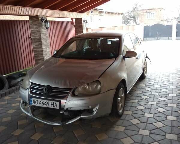 Сірий Фольксваген Джетта, об'ємом двигуна 1.6 л та пробігом 246 тис. км за 1700 $, фото 6 на Automoto.ua