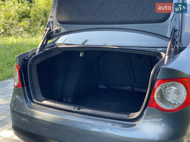 Серый Фольксваген Джетта, объемом двигателя 1.4 л и пробегом 201 тыс. км за 6350 $, фото 9 на Automoto.ua