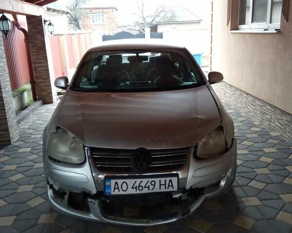 Сірий Фольксваген Джетта, об'ємом двигуна 1.6 л та пробігом 246 тис. км за 1700 $, фото 7 на Automoto.ua