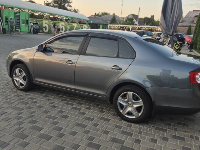 Серый Фольксваген Джетта, объемом двигателя 1.6 л и пробегом 286 тыс. км за 5900 $, фото 5 на Automoto.ua