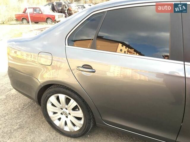 Серый Фольксваген Джетта, объемом двигателя 2 л и пробегом 282 тыс. км за 7299 $, фото 2 на Automoto.ua