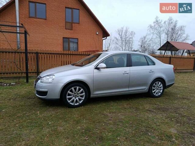 Серый Фольксваген Джетта, объемом двигателя 1.6 л и пробегом 270 тыс. км за 5899 $, фото 7 на Automoto.ua