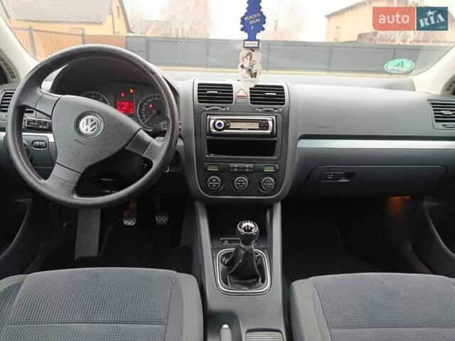 Серый Фольксваген Джетта, объемом двигателя 1.6 л и пробегом 270 тыс. км за 5899 $, фото 27 на Automoto.ua