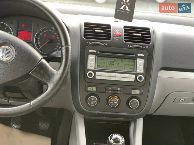 Серый Фольксваген Джетта, объемом двигателя 1.6 л и пробегом 239 тыс. км за 5250 $, фото 18 на Automoto.ua