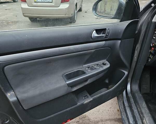 Сірий Фольксваген Джетта, об'ємом двигуна 1.6 л та пробігом 200 тис. км за 2500 $, фото 5 на Automoto.ua