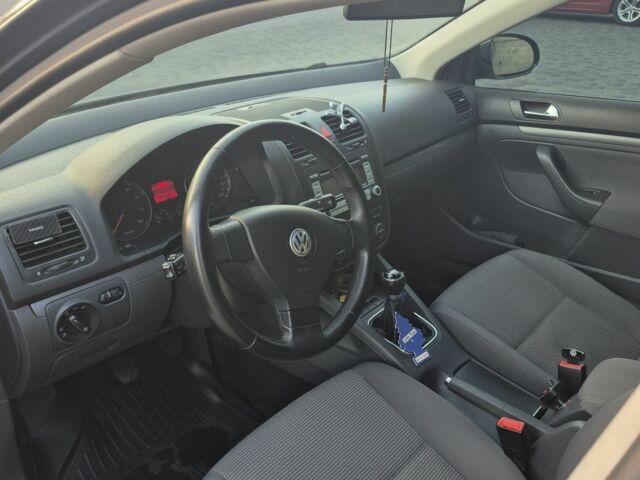 Серый Фольксваген Джетта, объемом двигателя 1.6 л и пробегом 286 тыс. км за 5900 $, фото 7 на Automoto.ua