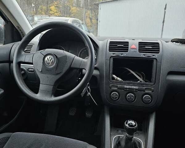 Сірий Фольксваген Джетта, об'ємом двигуна 1.6 л та пробігом 200 тис. км за 2200 $, фото 12 на Automoto.ua