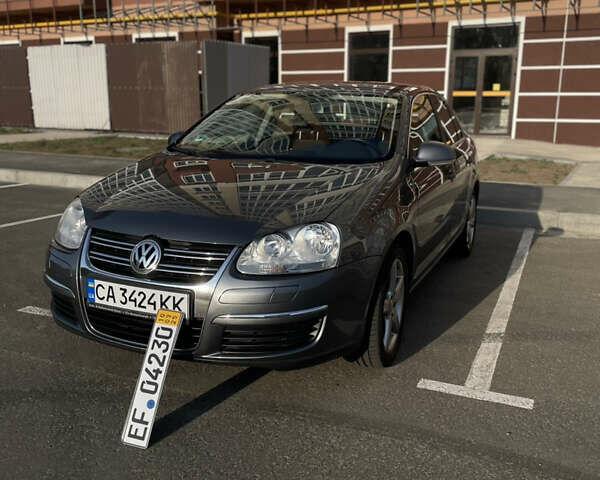 Серый Фольксваген Джетта, объемом двигателя 1.6 л и пробегом 146 тыс. км за 7399 $, фото 3 на Automoto.ua