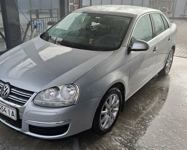 Серый Фольксваген Джетта, объемом двигателя 1.9 л и пробегом 290 тыс. км за 6850 $, фото 2 на Automoto.ua