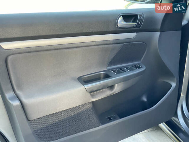 Серый Фольксваген Джетта, объемом двигателя 1.4 л и пробегом 201 тыс. км за 6350 $, фото 21 на Automoto.ua